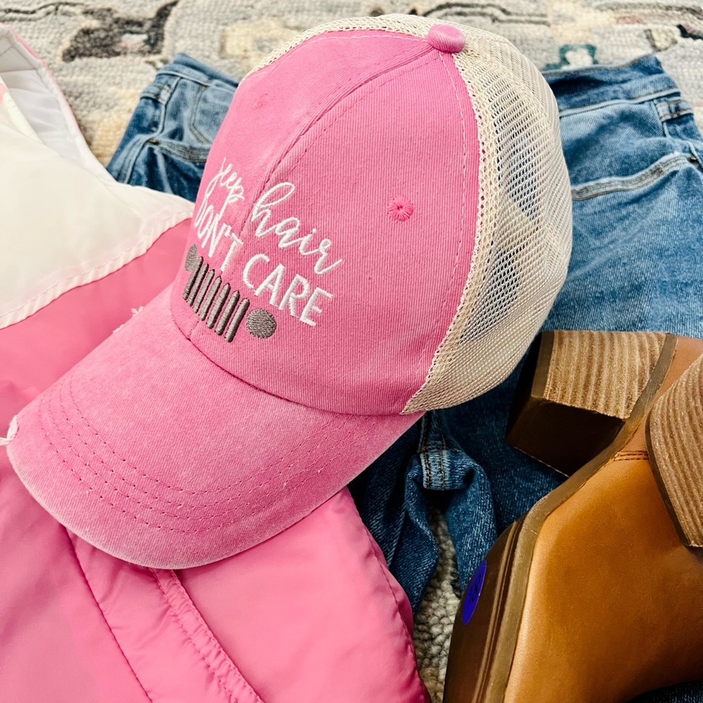 Pretty in Pink Jeep Truckers Hat w Mesh Back - NEW!  Perfect for Spring Summer